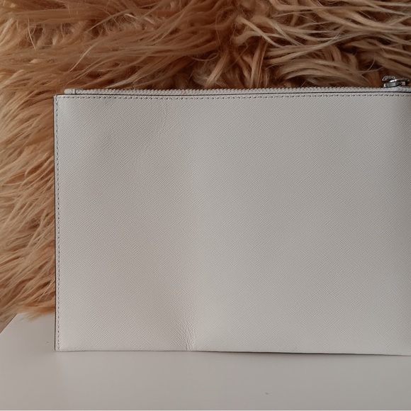 💥NWOT💥 Michael Kors White Studded Wristlet/Clutch. Stunning! 😍 - Picture 2 of 3